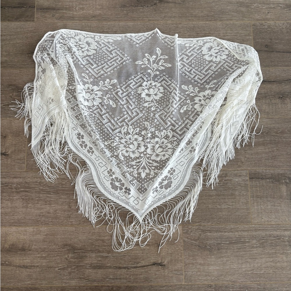 White / Cream Lace tie up shawl